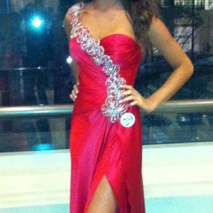 MAC DUGGAL RED SILK CHARMEUSE SZ 2-4 ONE SHOULDER CRYSTALS SLIT